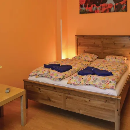 One Bedroom In 7 *